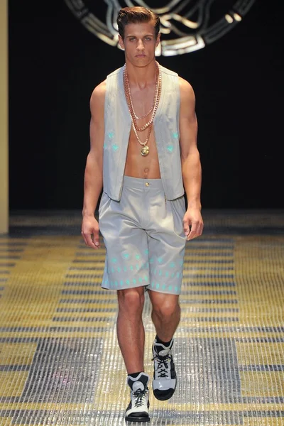 Look 39